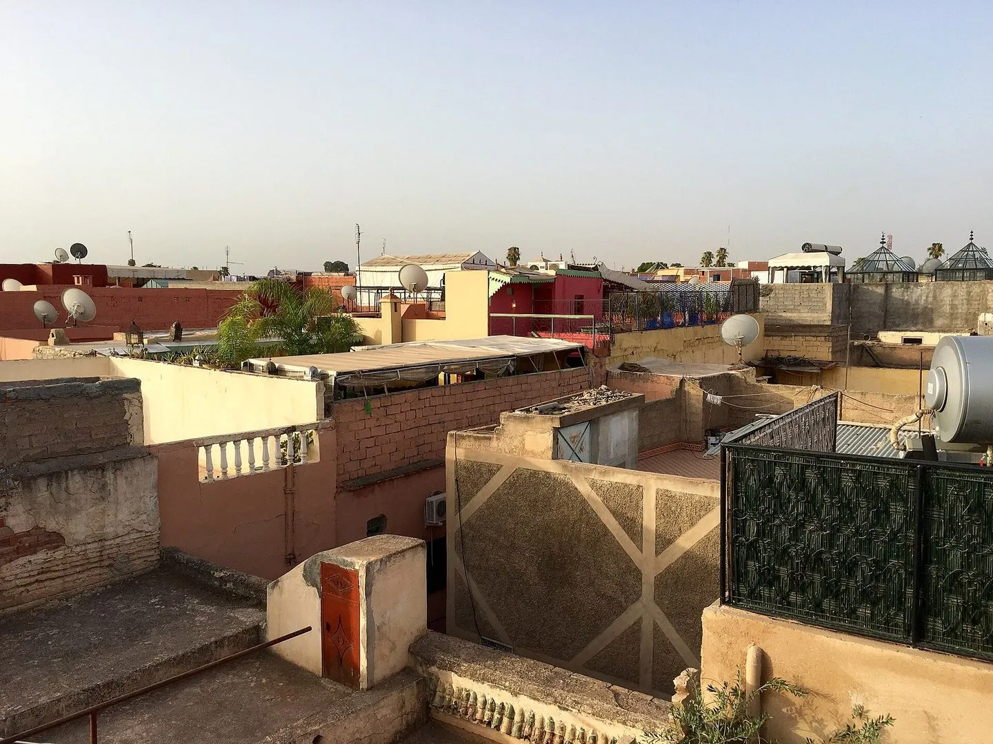Maroko | Dachy czerwonego Marrakeszu