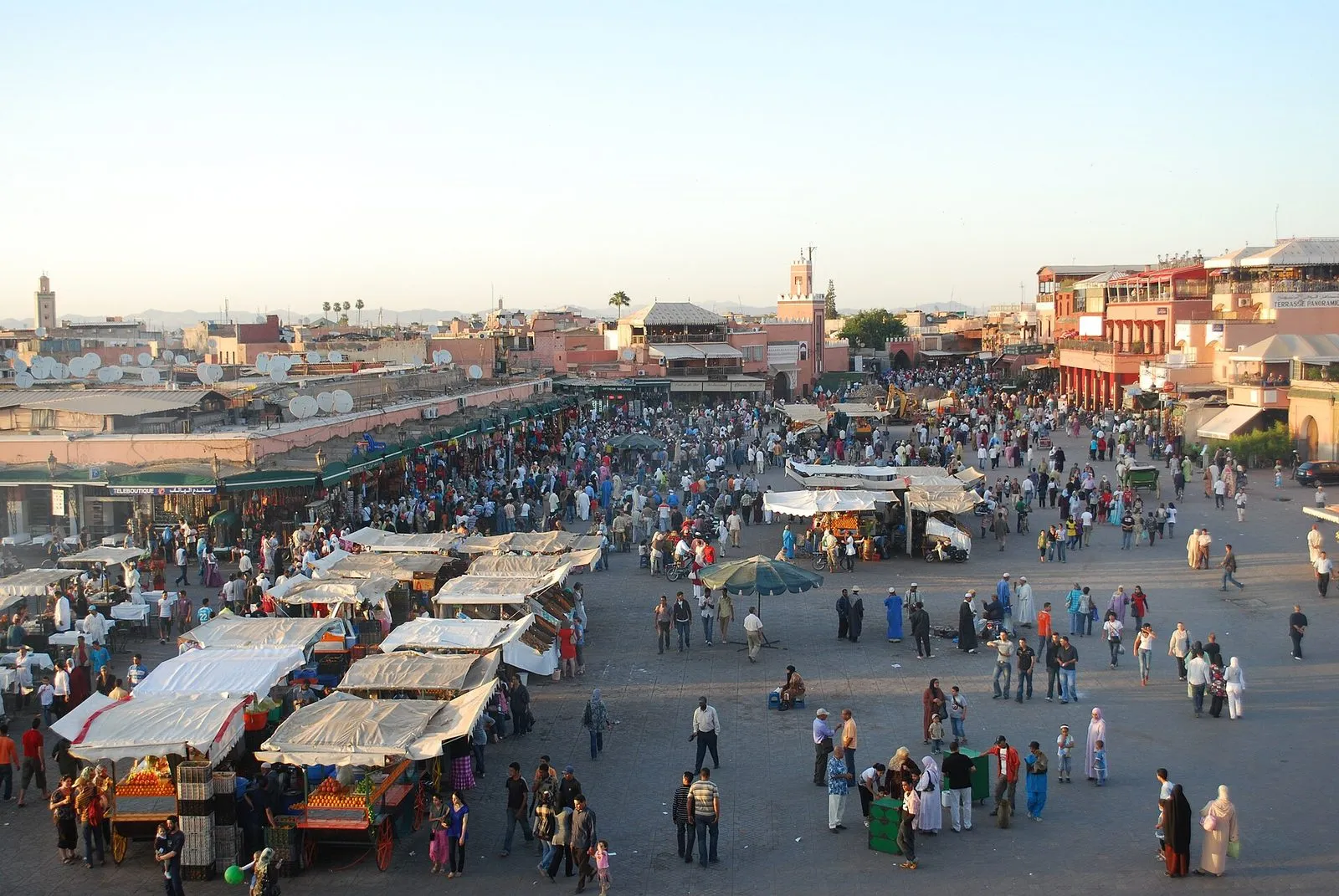 Maroko | Plac Dżemaa el-Fna w medynie Marrakeszu, wpisanej na listę UNESCO
