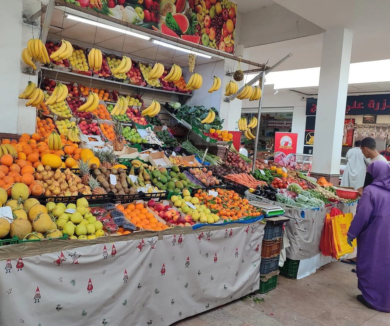 Maroko | Stragan z owocami w medynie Rabatu